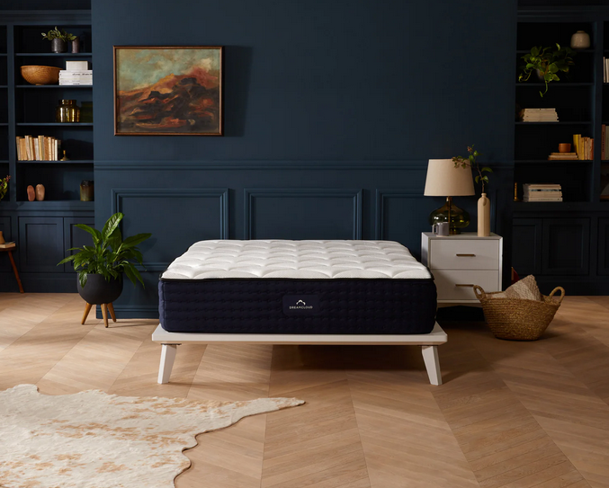 https://www.whatmattress.uk/wp-content/uploads/2023/05/dreamcloud-luxury-hybrid-promo.png